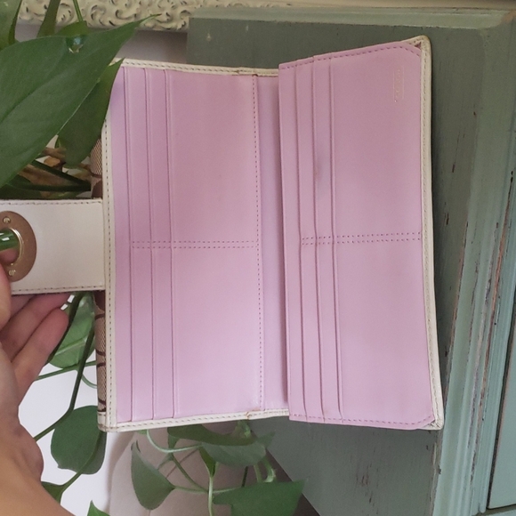 Coach Monogram Twist Lock Clutch Wallet - Picture 5 of 8